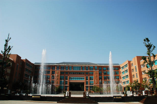 贵阳一中是国家百强校吗,贵阳一中是贵阳最好的中学吗