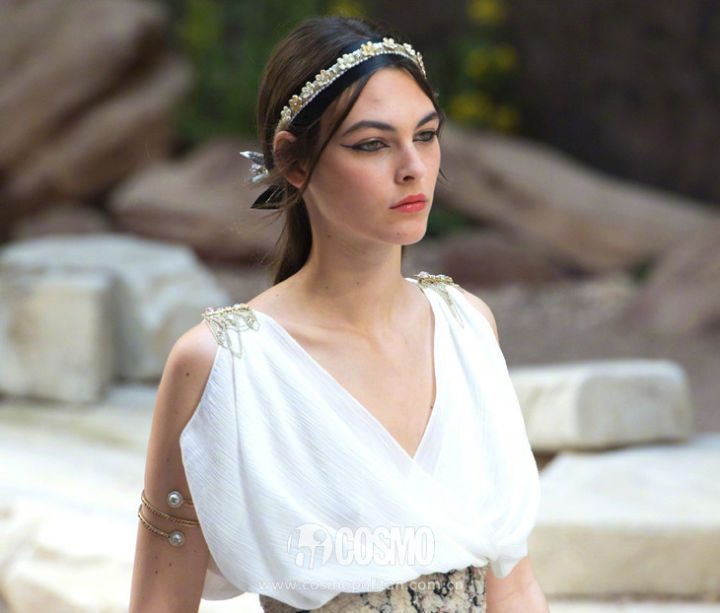 美人计戴眼镜刘海怎么剪好看,肉肉脸型适合什么刘海