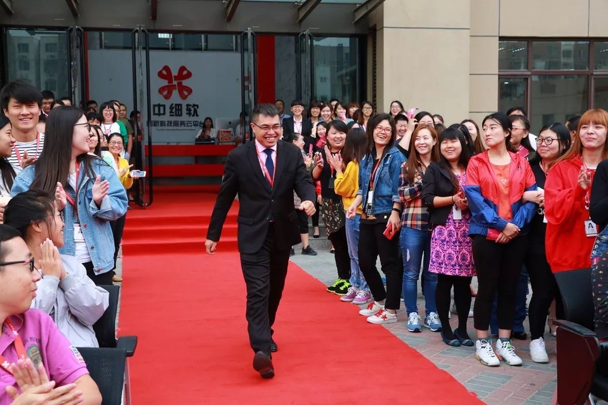 万众瞩目的中细软“男神女神”到底长啥样？！