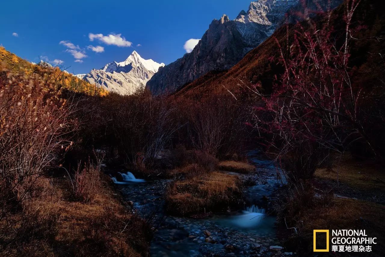 国庆目的地｜稻城亚丁，传说中“水蓝色星球上的最后一片净土”