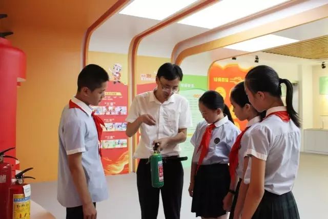 特别关注别人的生活什么心态,特别关注你生活的人