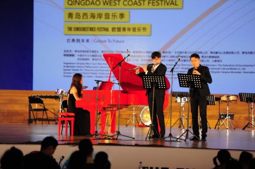 世界首支摩天轮交响乐在青岛西海岸奏响