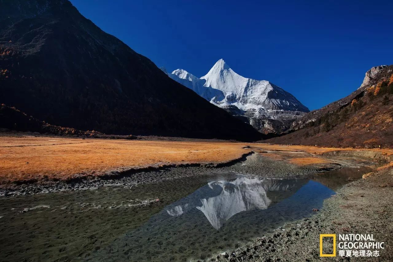 国庆目的地｜稻城亚丁，传说中“水蓝色星球上的最后一片净土”