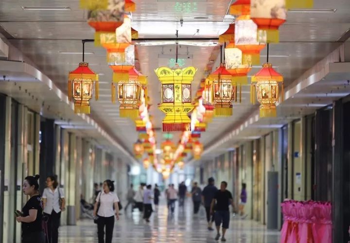 匠心制作｜传统匠人的手作灯都汇聚在海宁皮革城！