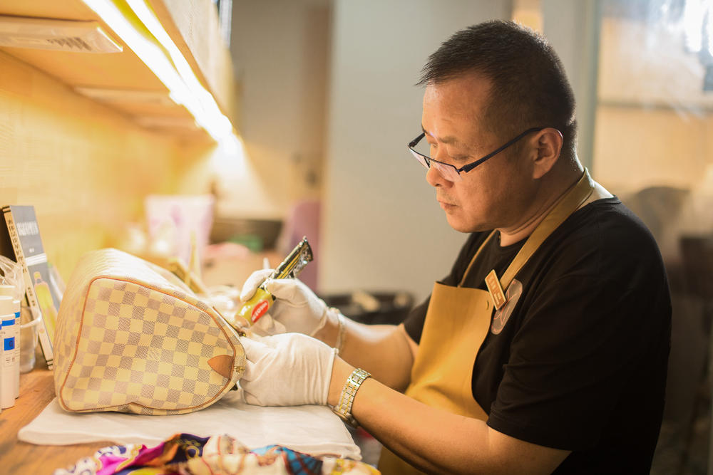 传媒梦工场核心成员竟做共享包包专柜价0.15%拎走LV已有1000大牌包