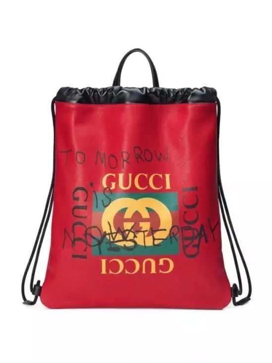 迪丽热巴包包里的东西,迪丽热巴甲壳虫包包