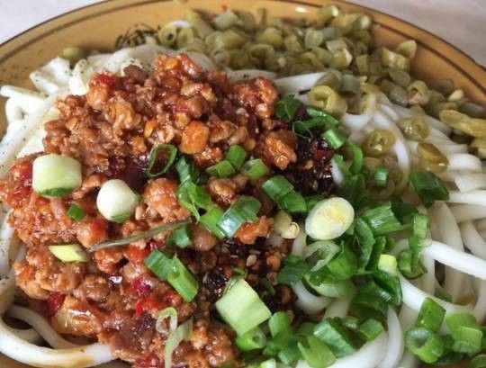 美好的假期从一束花开始,美好的假期从早餐开始