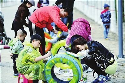 「惊喜」小黄人,机器猫,新升级的福州儿童公园简直萌翻了!快来留下你的涂鸦记忆吧!