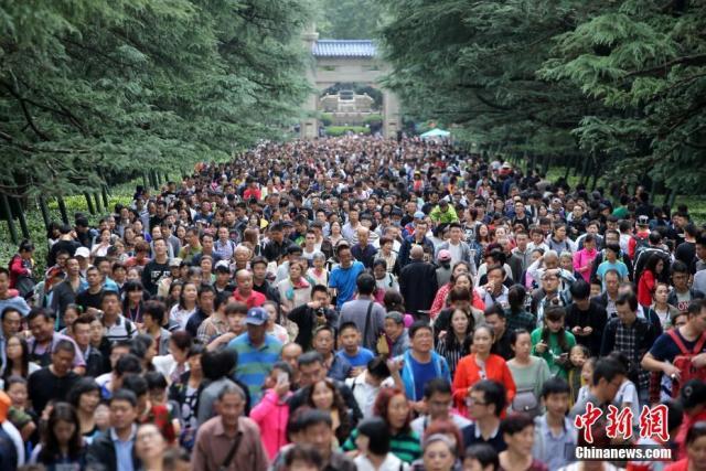 我早说过，国庆期间只有单位人少又便宜