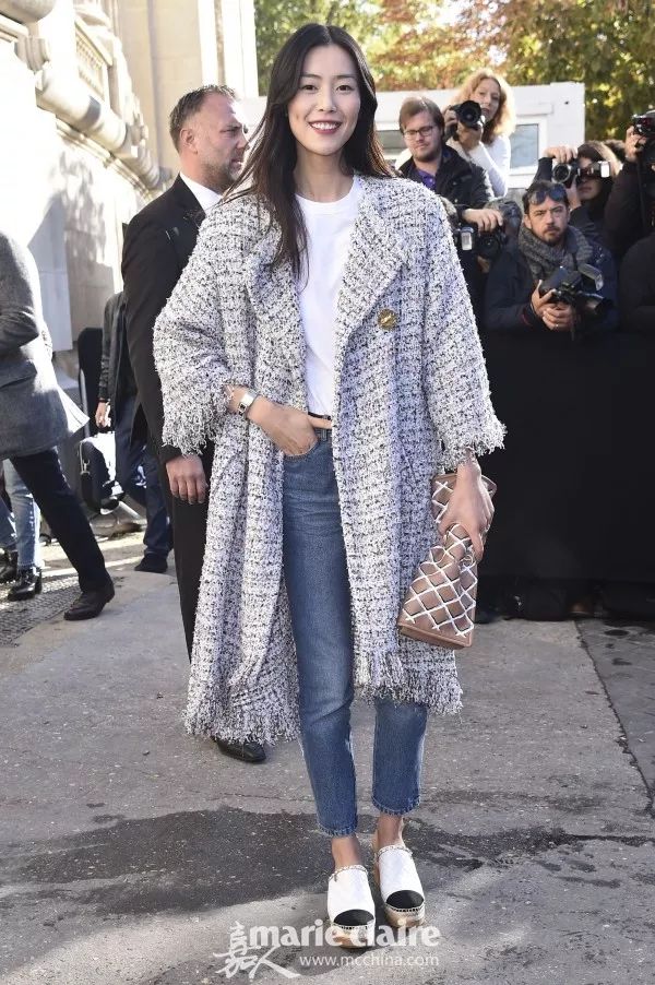 跟GD和表姐来到香奈儿“水帘洞”,看完我开始期待下雨天!