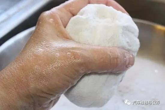 如何解决汽车大灯不聚光,大灯不亮来教你一招