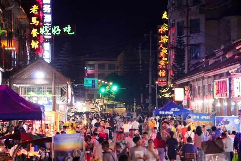 一个有情怀的城——中秋节，带你看看美“腻”的荔波县城