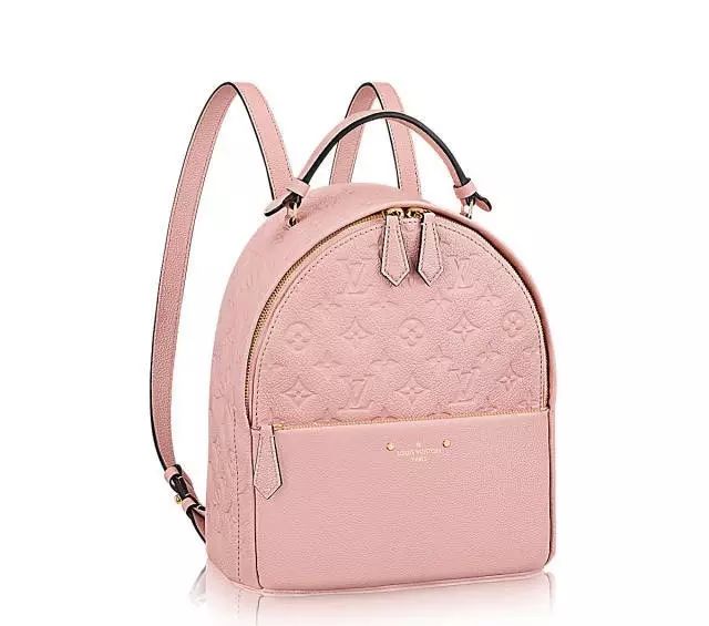 迪丽热巴包包里的东西,迪丽热巴甲壳虫包包