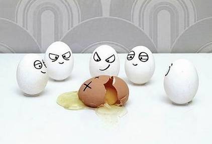 妈妈买回一筐鸡蛋总数不到40个,妈妈买回了12个鸡蛋