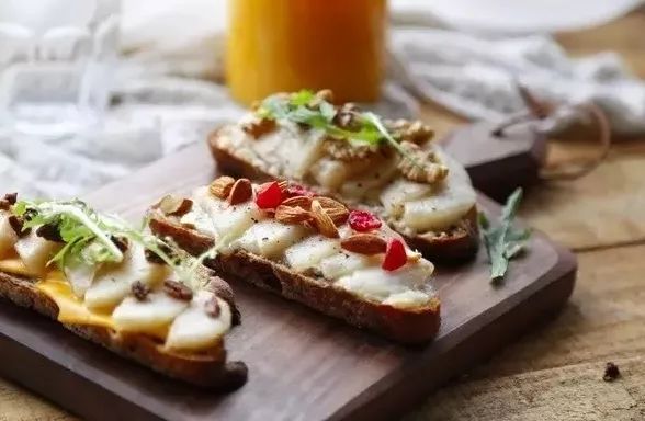 看看这个欧包月入百万的“调性”，一言不合就长见识了！