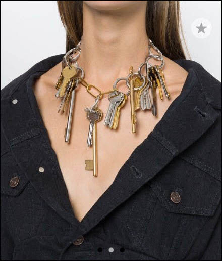 这个钥匙串要卖7550！网友：看门大爷最时尚