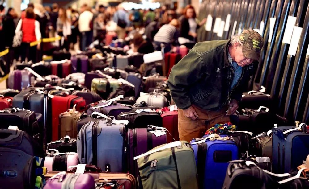 行李箱丢了怎么找回来啊,行李箱丢了怎么安慰