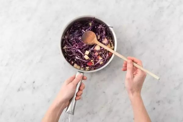 教你如何做西餐牛排,苹果西餐怎么做好吃