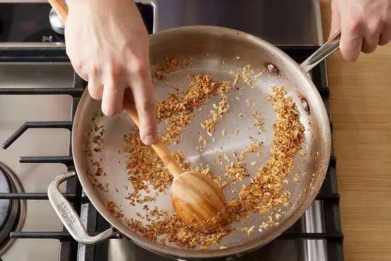 教你如何做西餐牛排,苹果西餐怎么做好吃