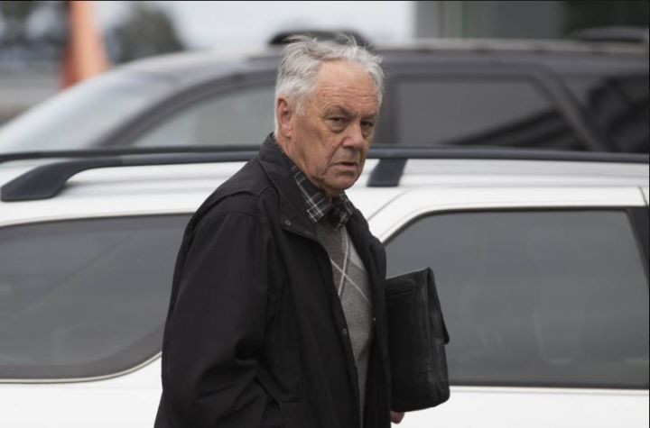 章莹颖案嫌疑人或被判死刑；华人代购假UGG或被罚200万；谷歌发布实时翻译耳机；新西兰华人画家性侵多名儿童