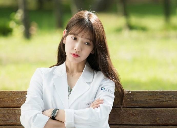 Madam问答室丨闭口、睡眠面膜、刘海、睫毛膏、保湿持久气垫