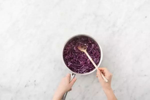 教你如何做西餐牛排,苹果西餐怎么做好吃