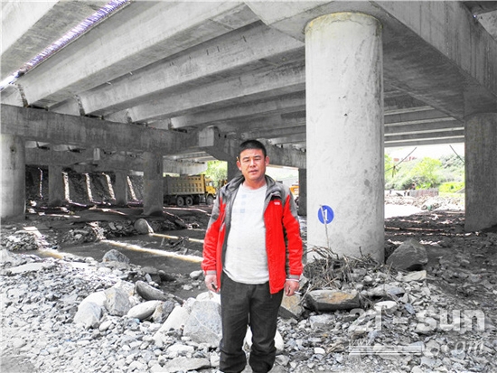 徐工10吨吊车怎么样,徐工老款12吨吊车如何操作