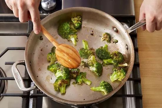 教你如何做西餐牛排,苹果西餐怎么做好吃