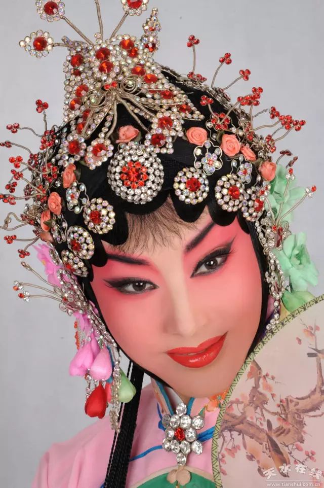 天水市委常委、副市长李晓东：我家门前清水流，漫山遍野鲜核桃！