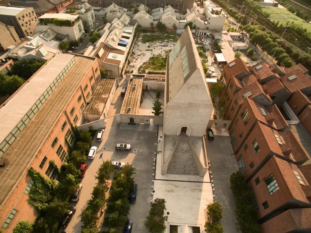 中国女人的美，全在他的笔下