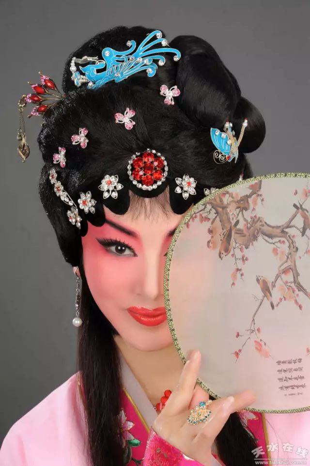 天水市委常委、副市长李晓东：我家门前清水流，漫山遍野鲜核桃！