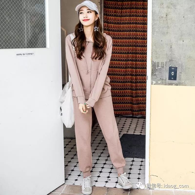 休闲运动套装女款爆款2024新款,潮流穿搭各款气质十足的运动套装