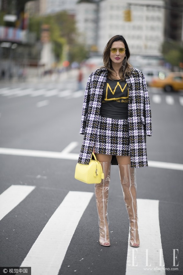 早秋还想穿裙子你得这么搭,秋天想穿裙子又嫌太冷