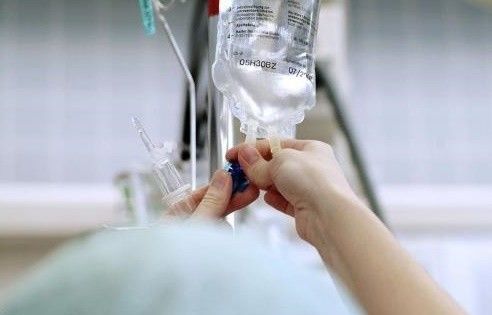 低血糖输液输葡萄糖多久,输液时出现低血糖怎么办