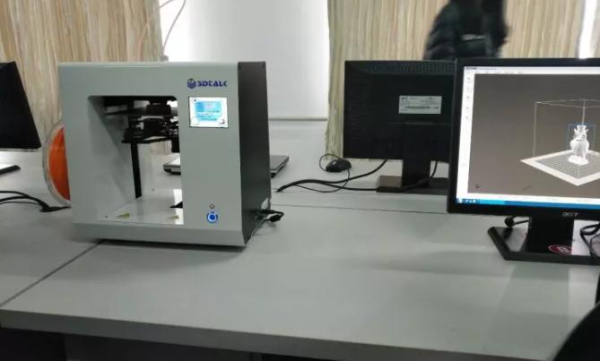 乌兰察布市2017年下半年学校管理流动现场会在丰镇市拉开帷幕