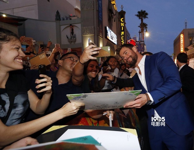 雷神3托尔和浩克,抖森雷神3