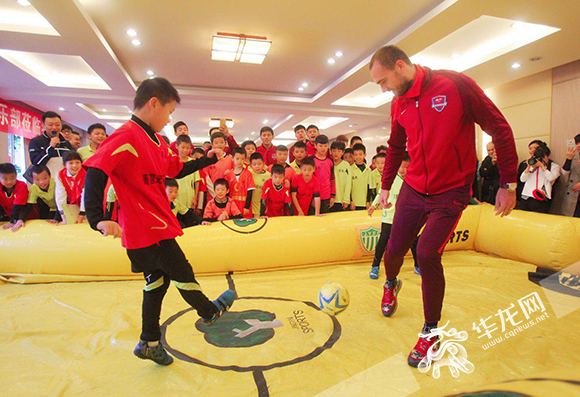 褰撲唬鍔涘竼瓒崇悆闃熷憳,鍔涘竼瓒崇悆闃熷憳璐瑰皵鍗楀