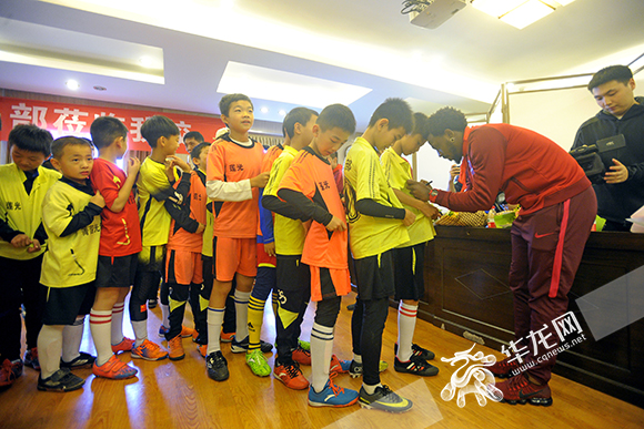 褰撲唬鍔涘竼瓒崇悆闃熷憳,鍔涘竼瓒崇悆闃熷憳璐瑰皵鍗楀