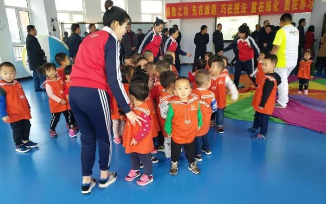 乌兰察布市2017年下半年学校管理流动现场会在丰镇市拉开帷幕