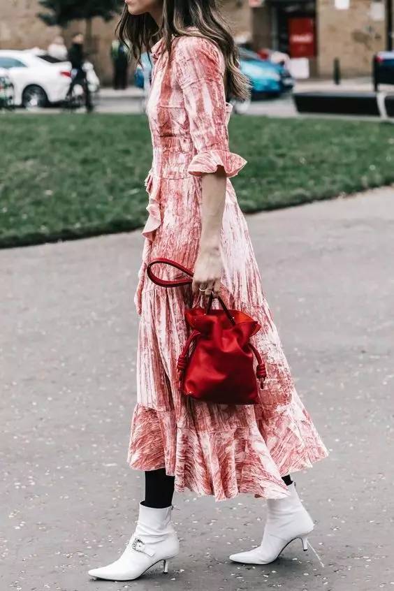 秋季穿衣搭配技巧,秋季穿衣搭配方法大全