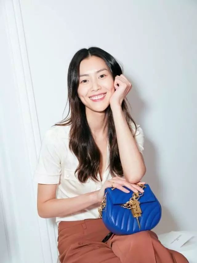 刘雯唐嫣包包,刘雯唐嫣最新消息