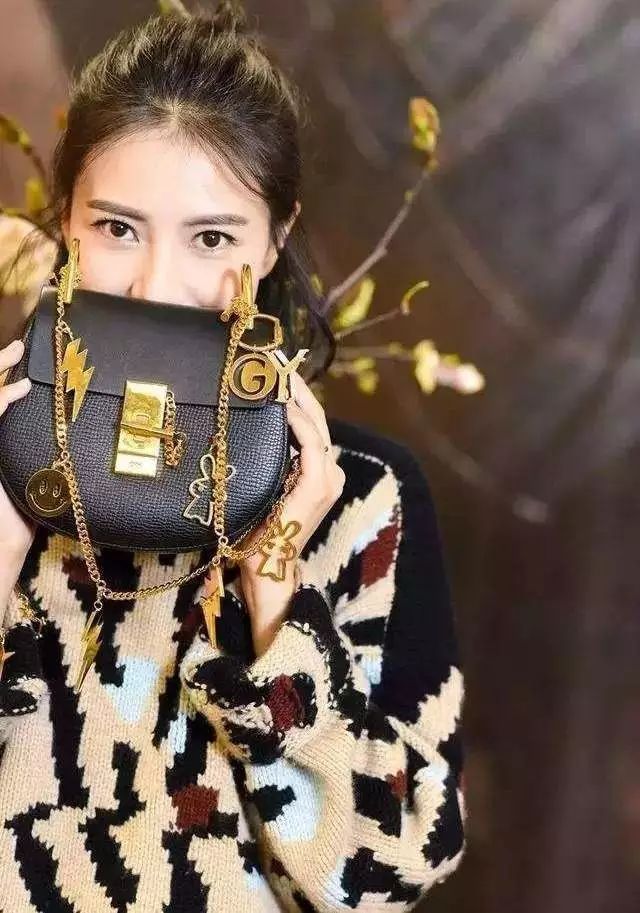 刘雯唐嫣包包,刘雯唐嫣最新消息