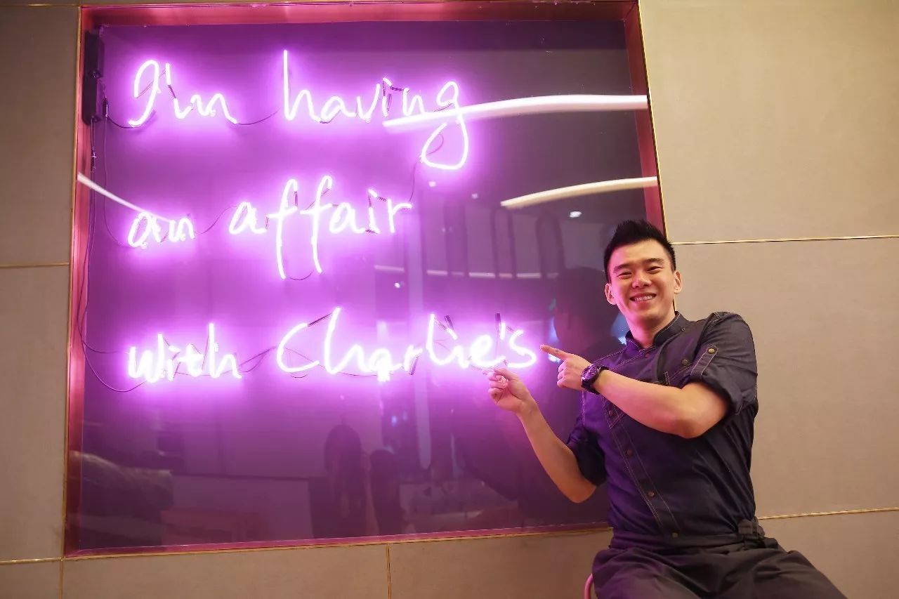 一个汉堡吃出两个螃蟹,大闸蟹汉堡