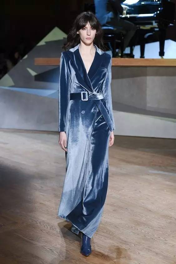 秋季穿衣搭配技巧,秋季穿衣搭配方法大全