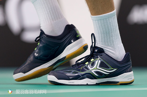 迪卡侬bs羽毛球鞋,花钱花在刀刃