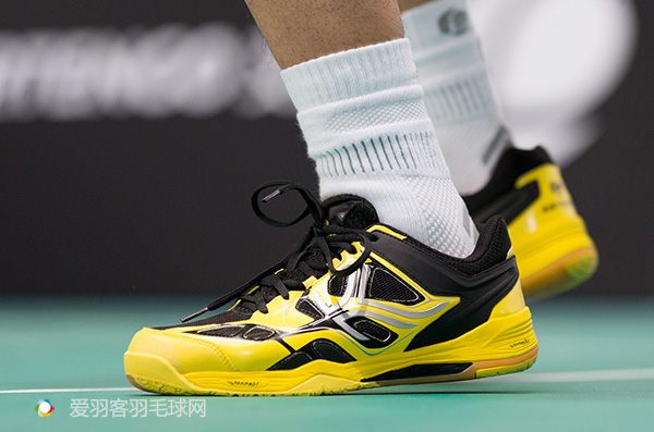 迪卡侬bs羽毛球鞋,花钱花在刀刃