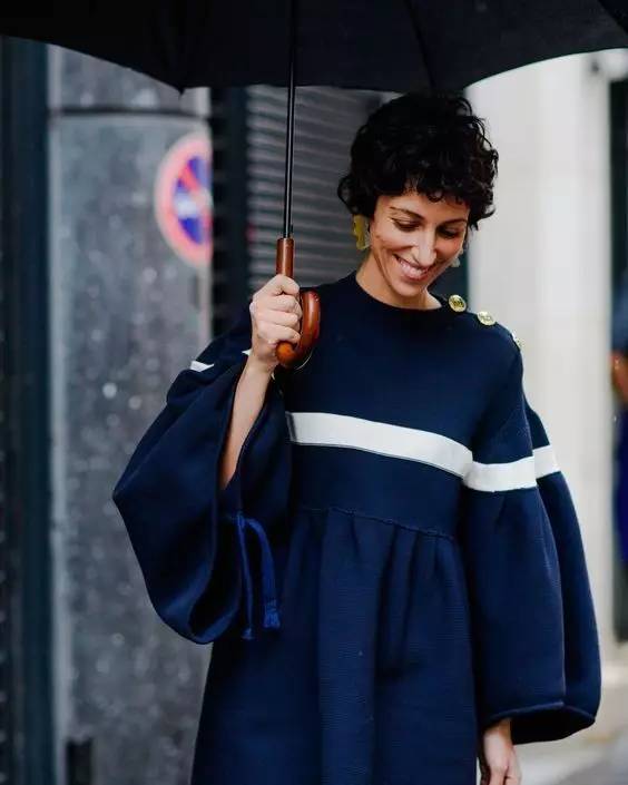 秋季穿衣搭配技巧,秋季穿衣搭配方法大全