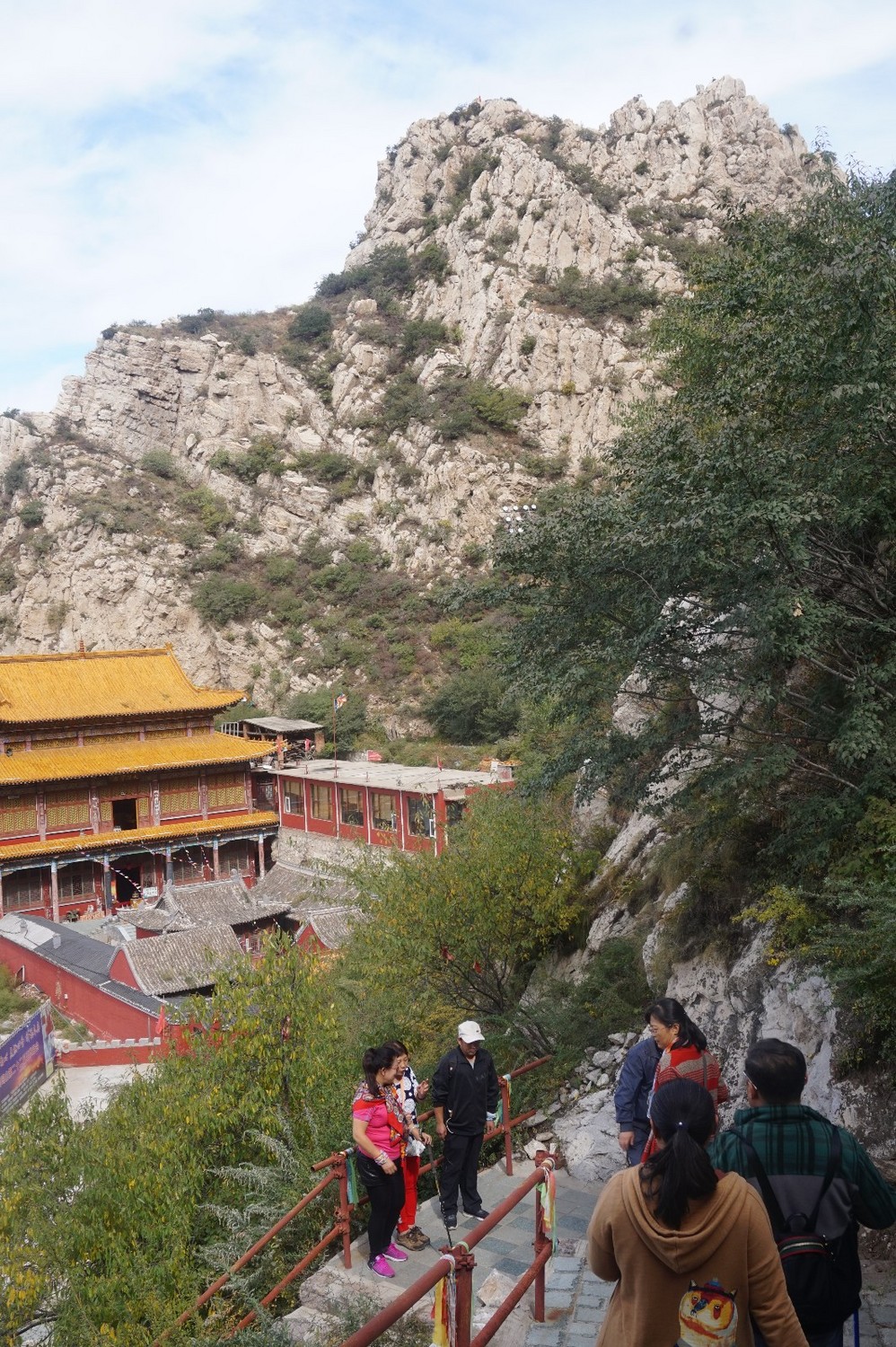 京西第一孤峰,鸡鸣山孤峰独秀