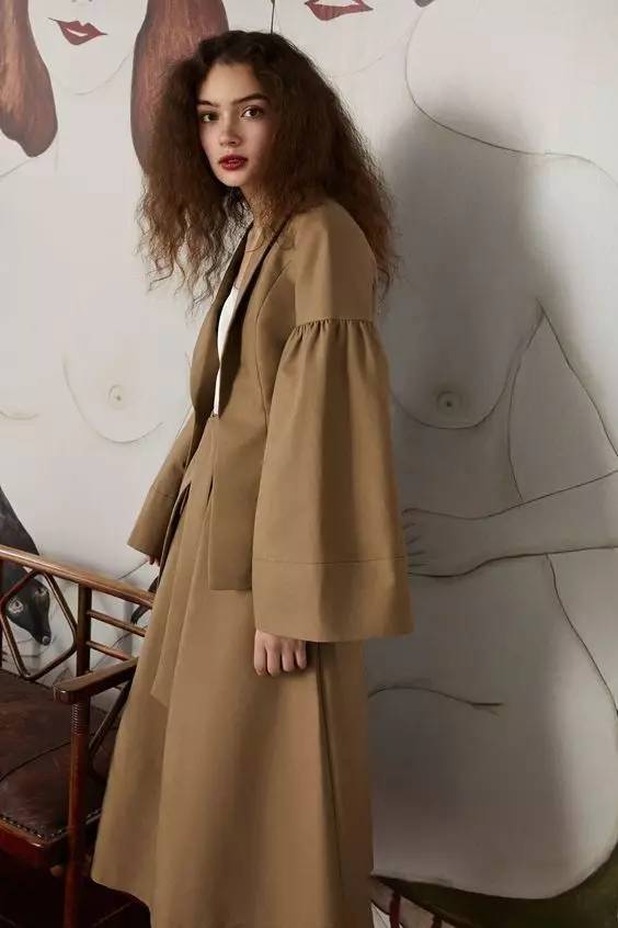 秋季穿衣搭配技巧,秋季穿衣搭配方法大全