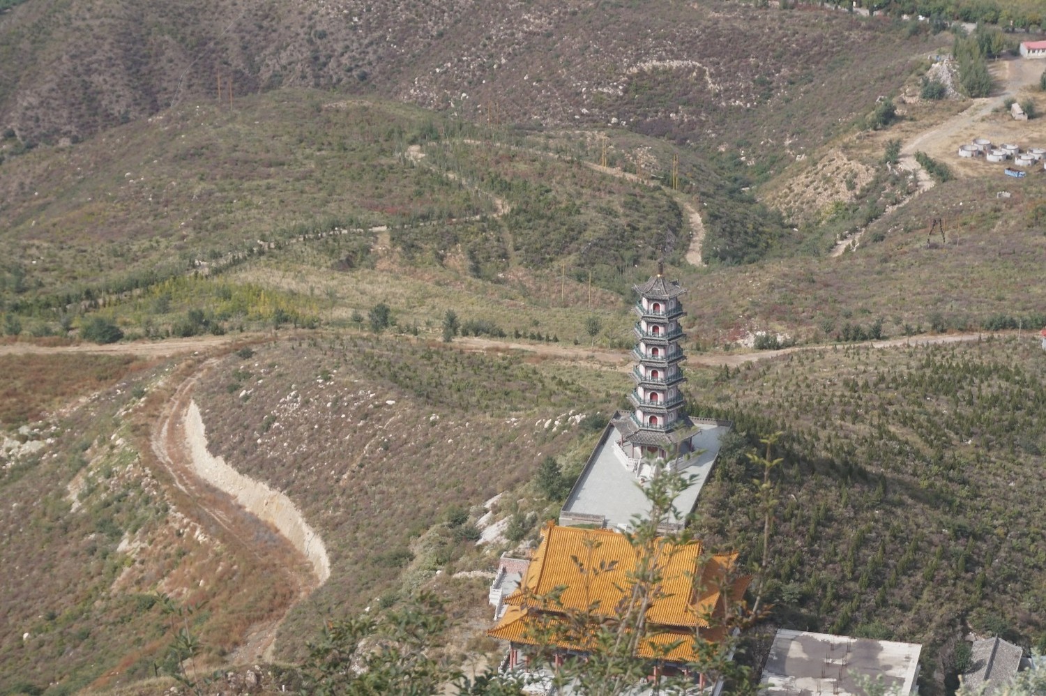 京西第一孤峰,鸡鸣山孤峰独秀